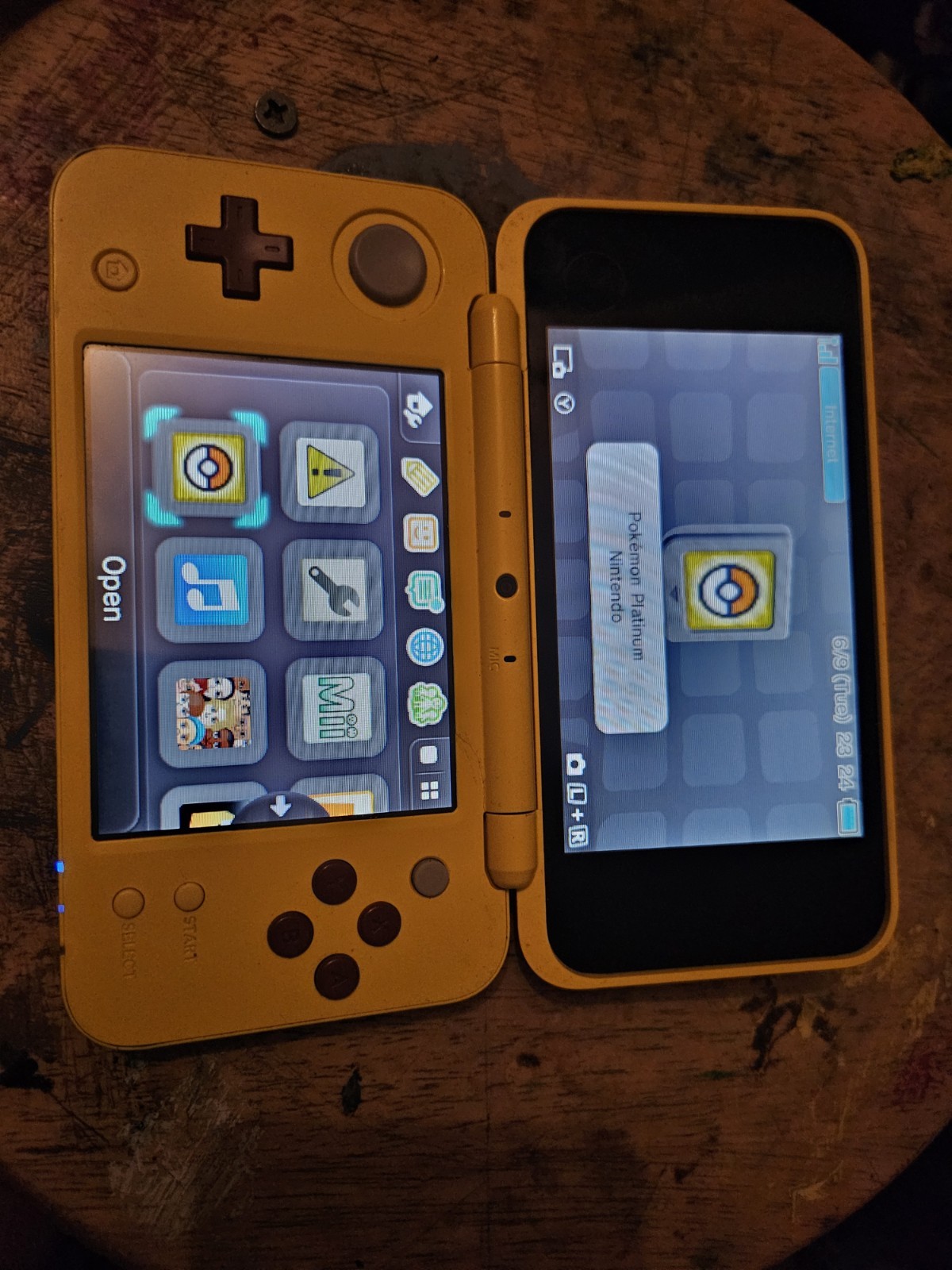 Nintendo 2DS XL Pikachu Edition Yellow Wi-Fi Region Free (3DS)