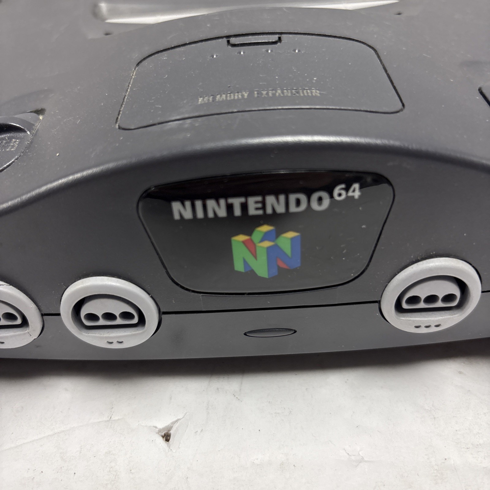 Nintendo 64 N64 NUS-001 USA Console With Controllers Cords Powers On