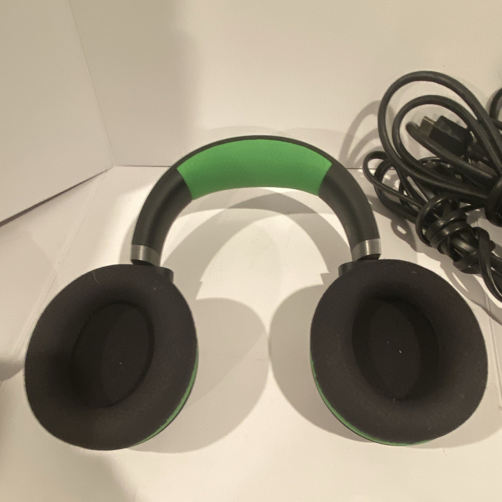 Microsoft Xbox Series S 512GB White Console Bundle Controller Headset 1440p
