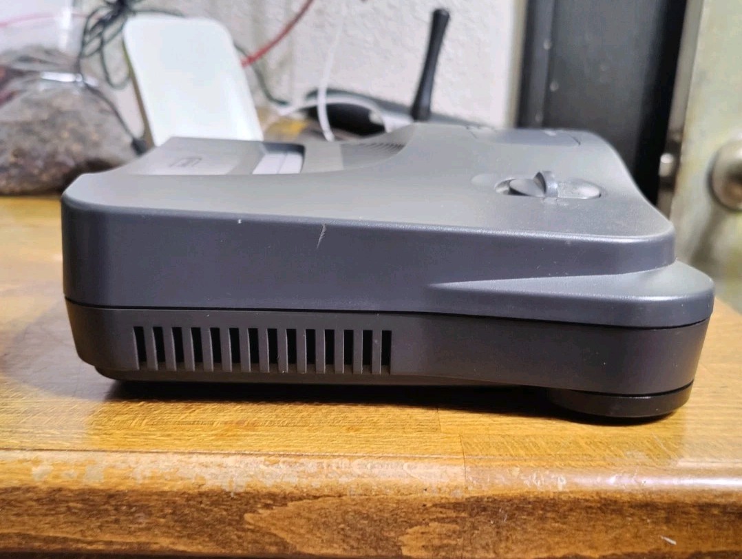 Nintendo 64 Console with Controller Super Pad.