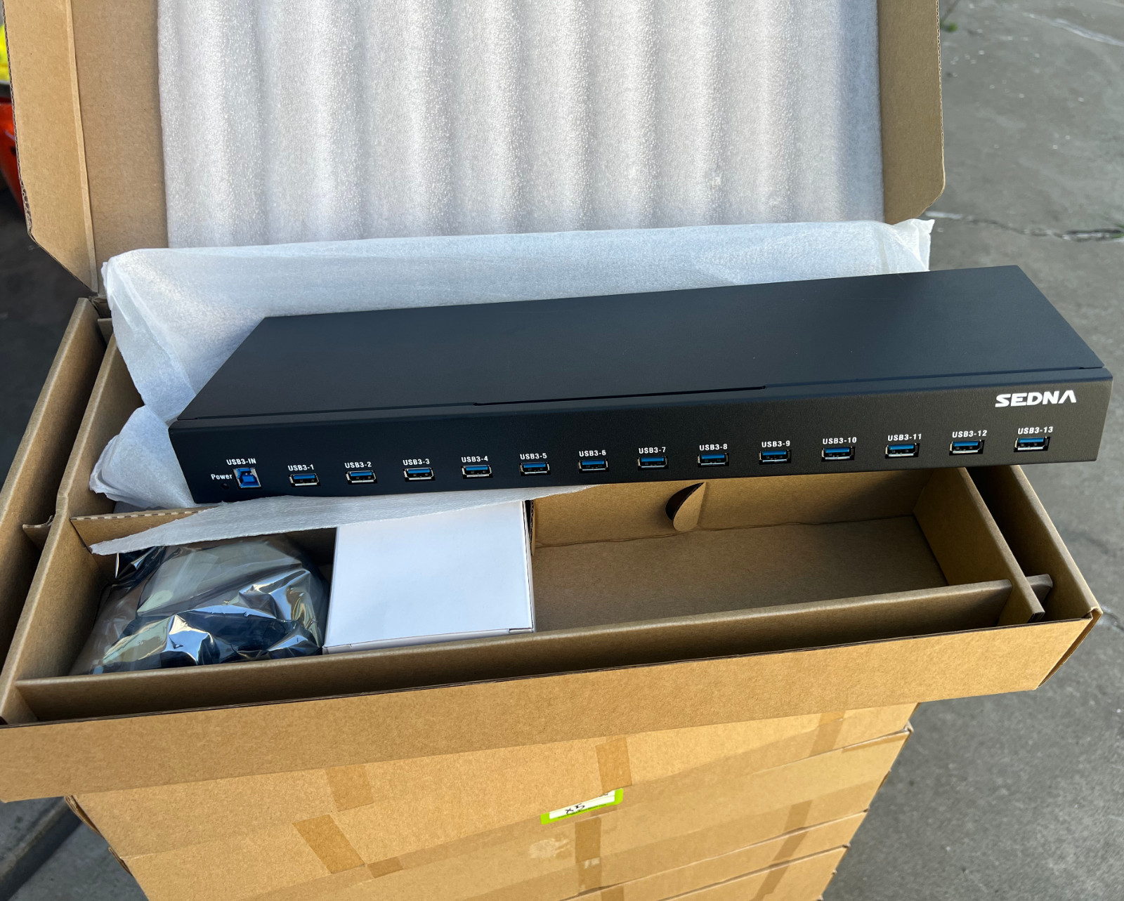 SEDNA Rack mount Port hub 19inch SE-RM-19-USB3-HUB-13-A