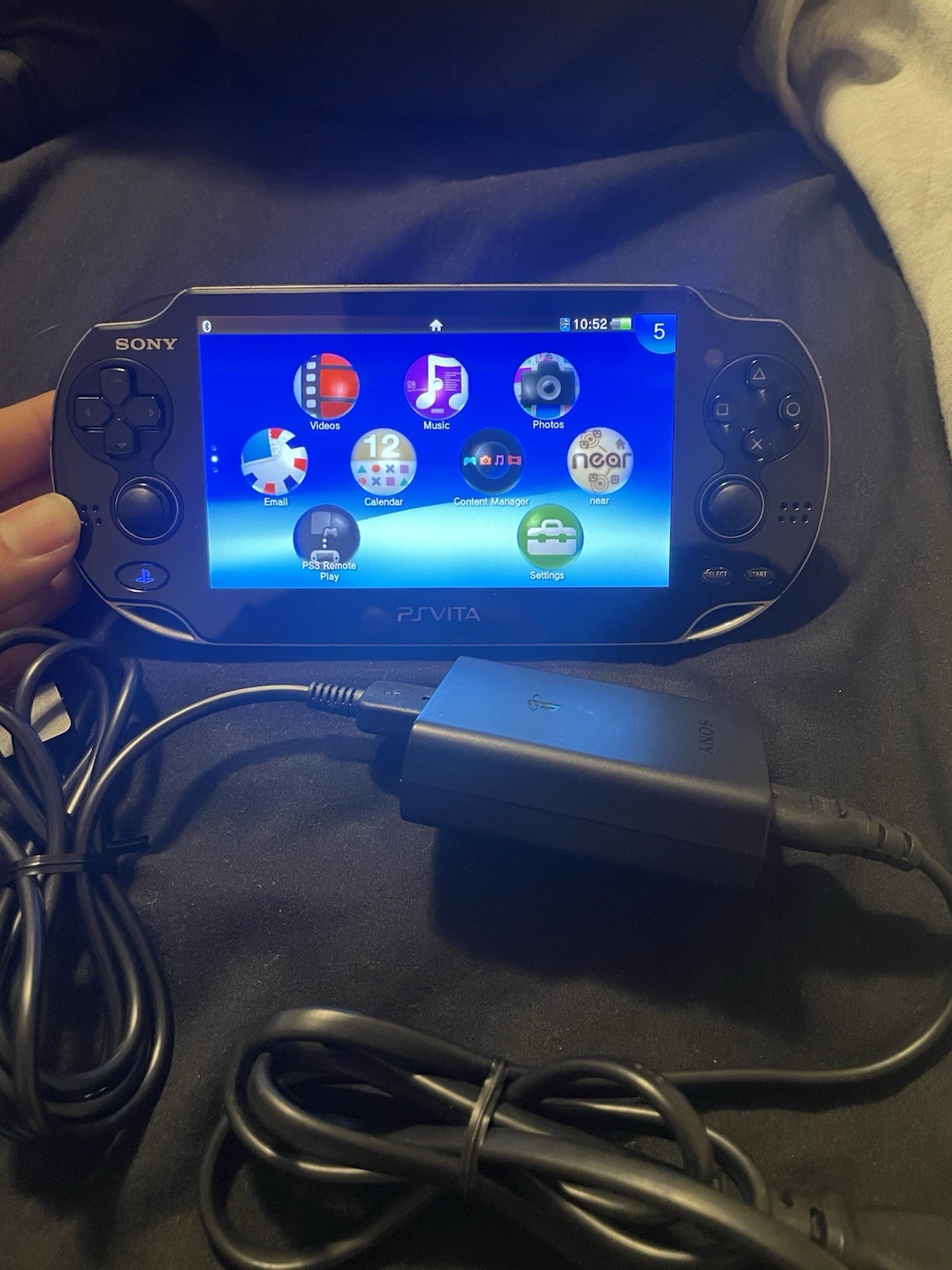 PS Vita PCH-1000 Black, Wi-Fi w/ Charger & 32GB Card (read description)