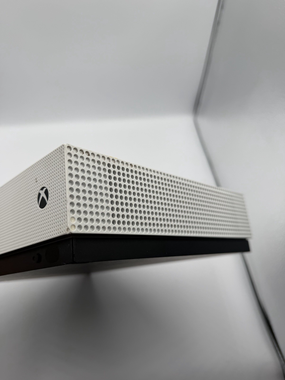 Microsoft Xbox One S (Model 1681) 500GB White Gaming System Console Only, Tested