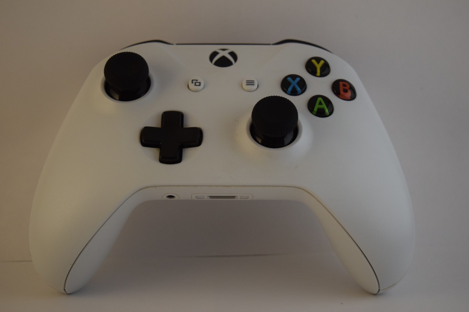 Xbox Series S 512GB – Barely Used – Original Box – Controller + Extras
