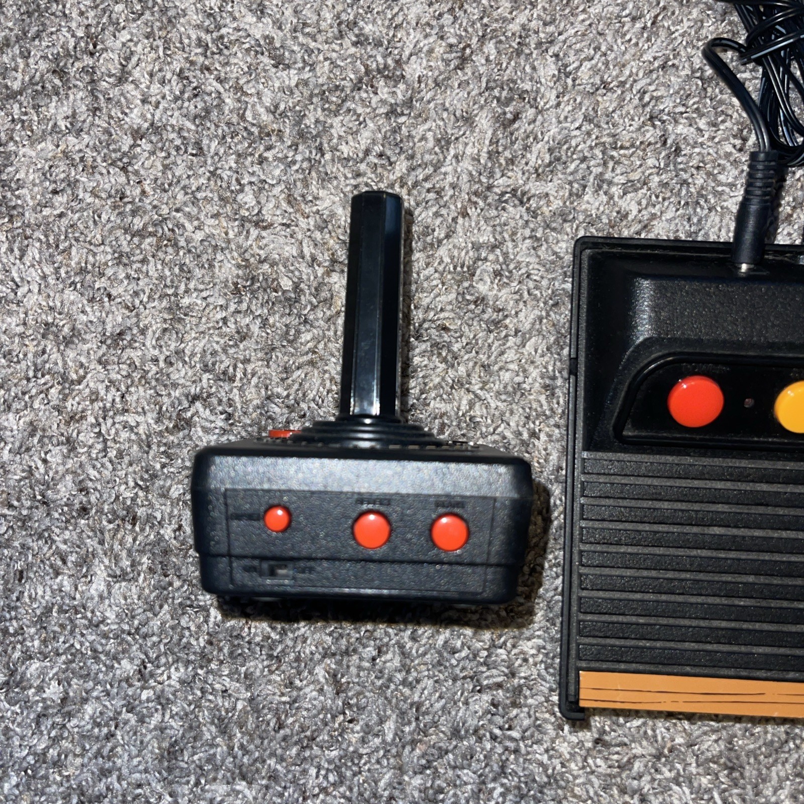 Atari Flashback 7 Classic Game Console 101 Built-in Games + Original Joysticks