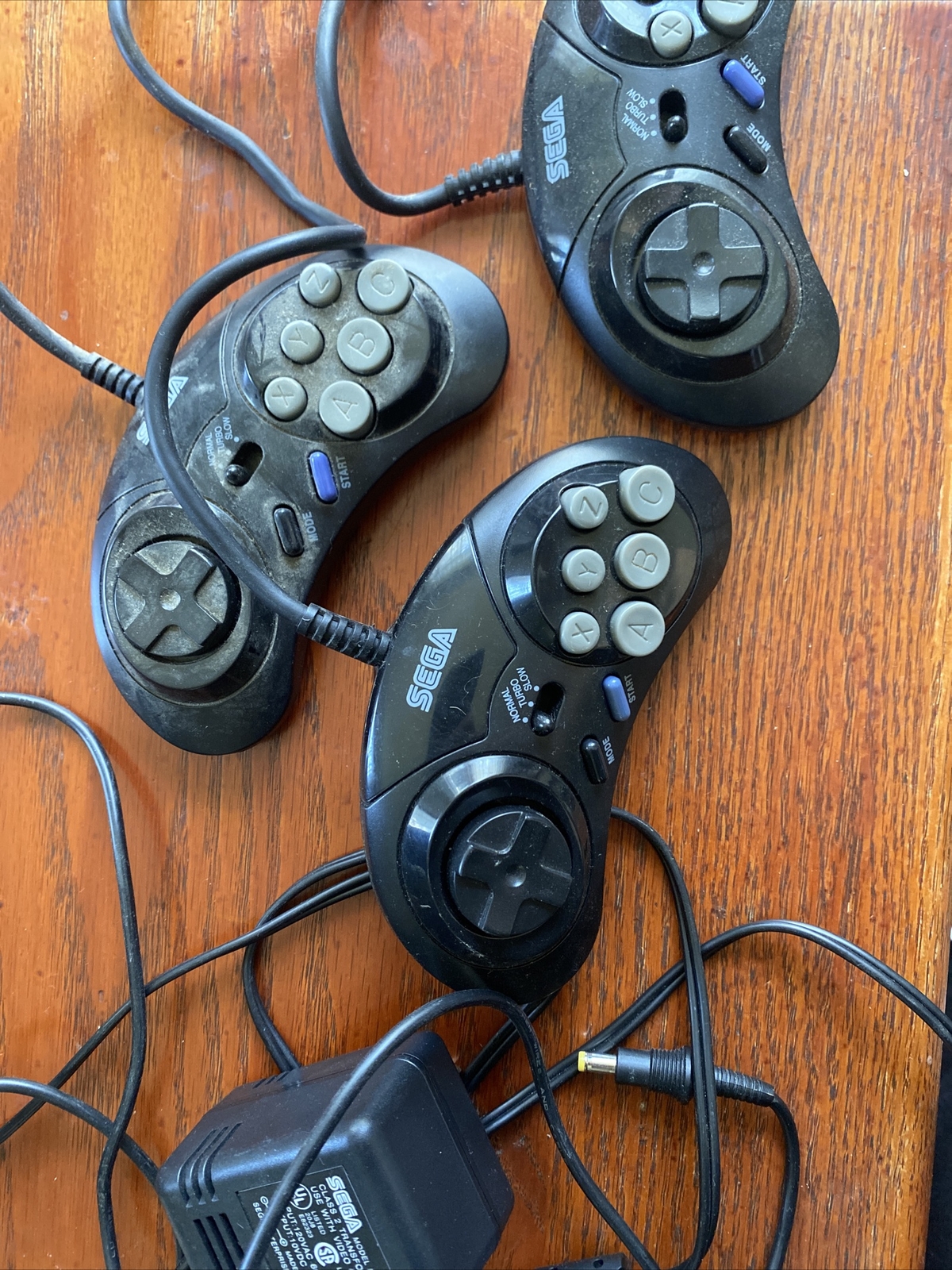 SEGA Genesis 3 Core System – Black Comes With Cords +3controllers