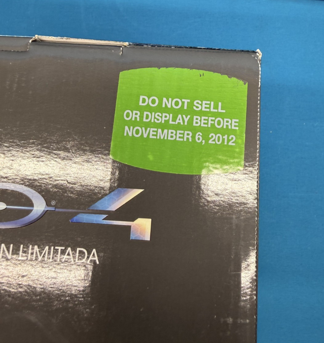 Xbox 360 320GB Halo 4 Bundle – Console Headset Controllers & Game