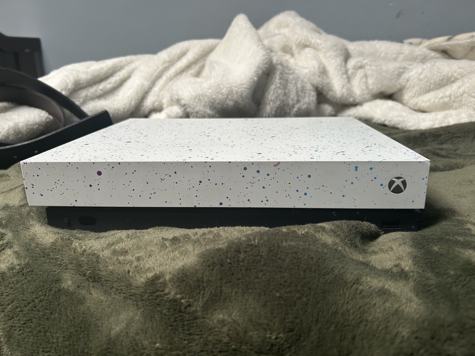 Microsoft Xbox One Console Custom Paint White Black Blue Purple with Controller