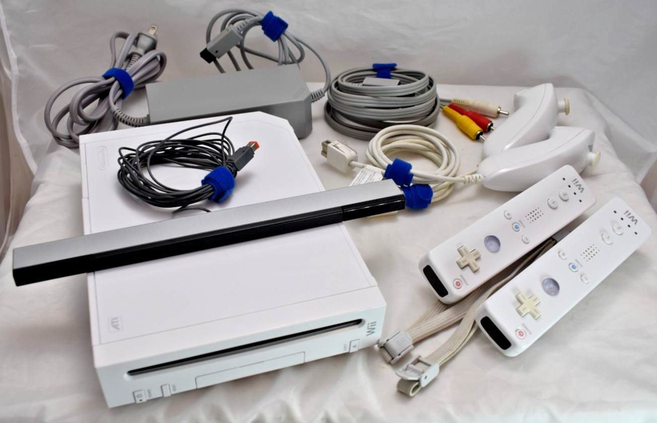 Nintendo Wii RVL-001 Console with Cables 2 Remote & Nunchuk. Tested Works