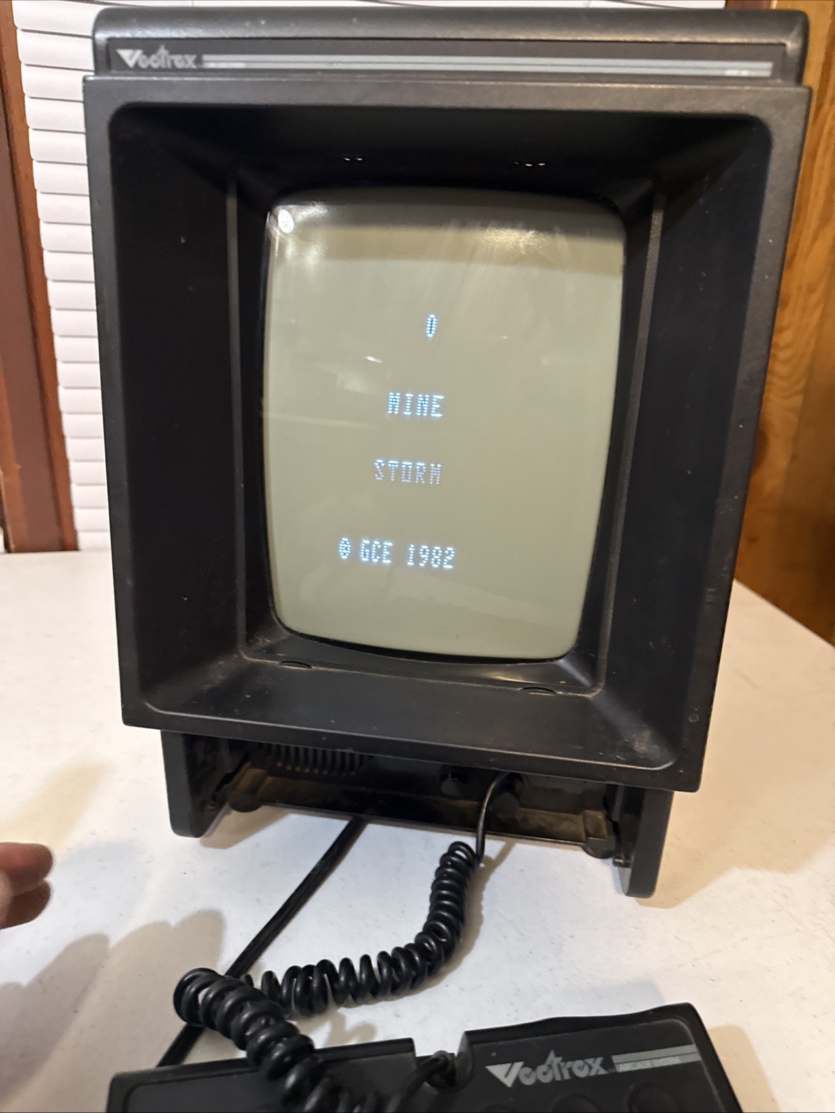 GCE Vectrex Arcade System Console 1982 – POWERS ON – SOLD AS IS / LOOK/READ!
