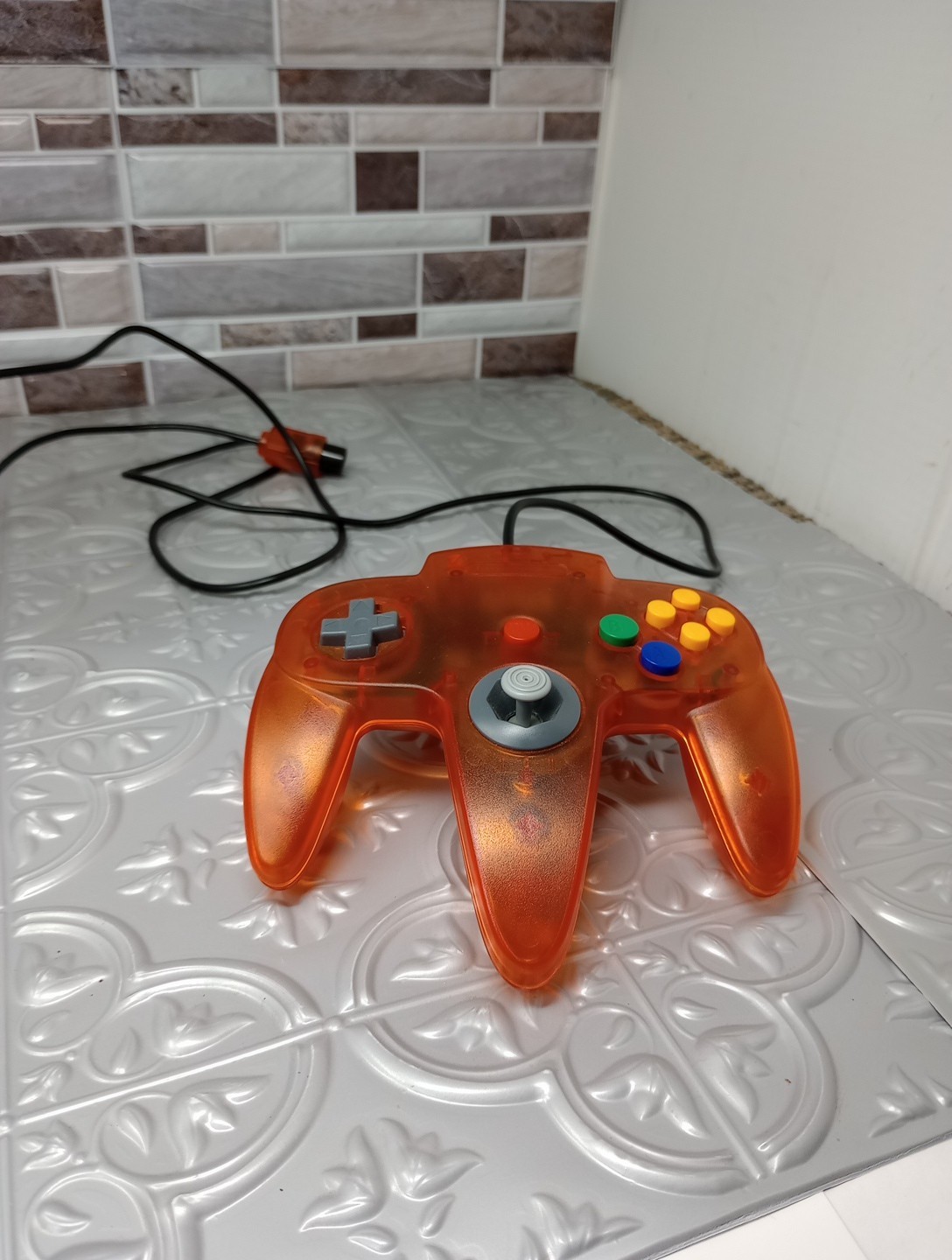 Nintendo 64 System 32MB Home Console Charcoal Gray W/ 3 Controllers , Cords