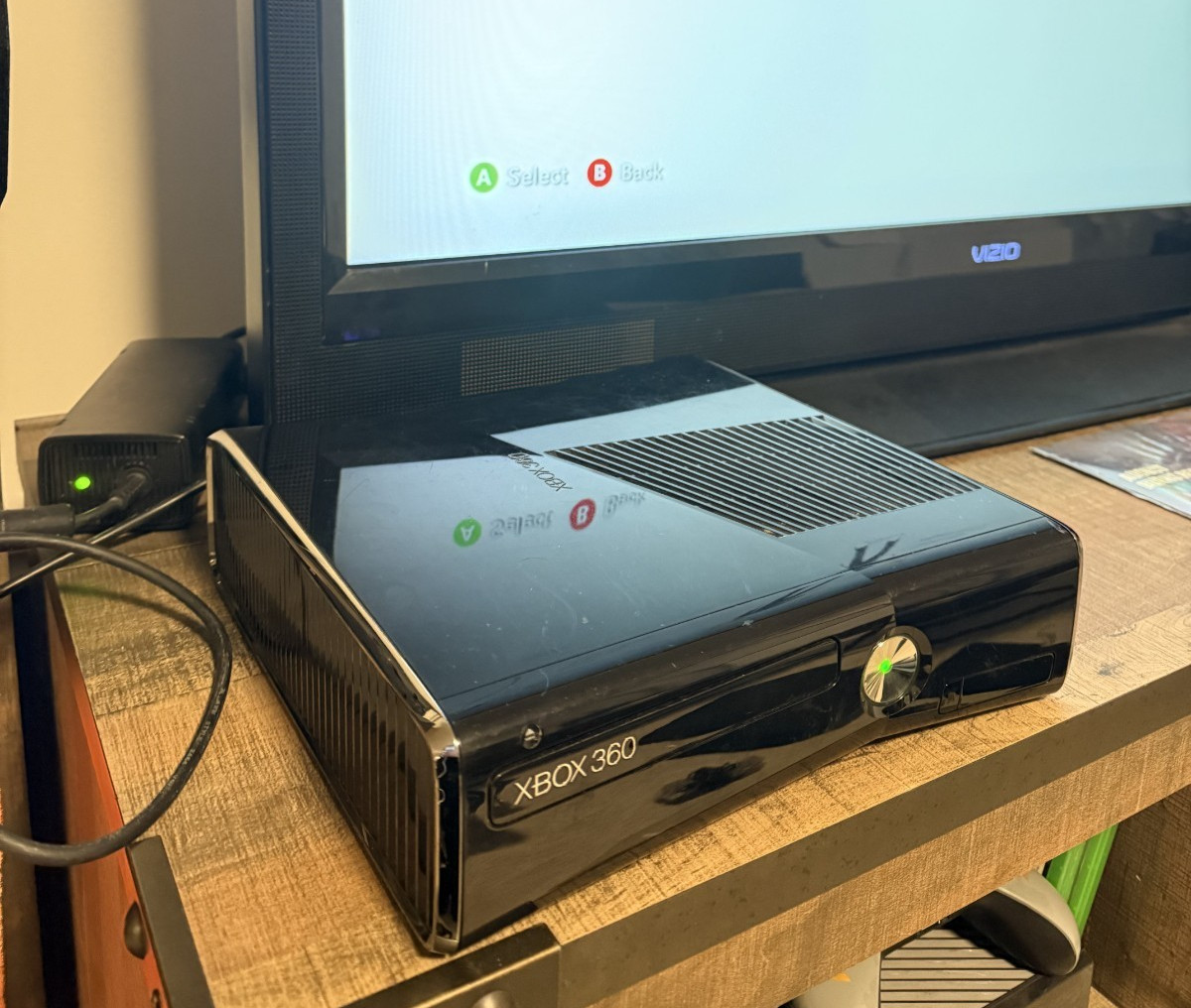 Microsoft XBox 360 S Console Model 1439 250gb Kinect Bundle Used Works Great