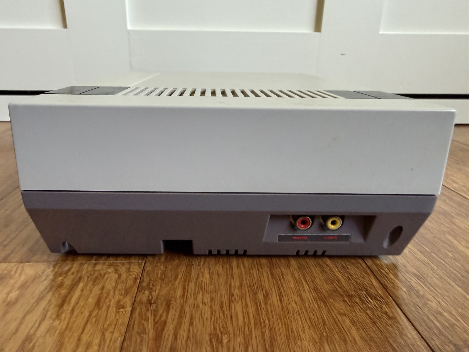 Nintendo NES Console Bundle • 2 Controllers • Zapper • Mario Duck Hunt • OEM