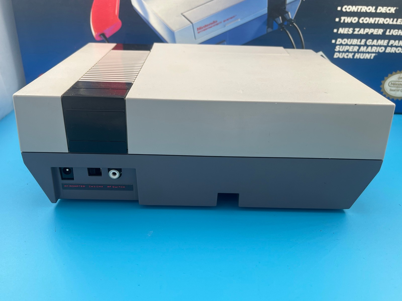 Nintendo NES Action Set (Blue Box), Mario/Duck Hunt, Cords, Controlers, Zapper