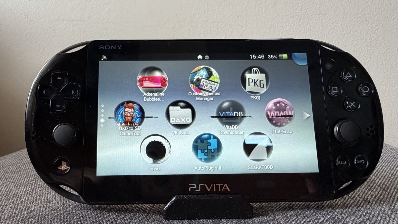 Sony PS Vita PCH-2000 Black Handheld Console Wi-Fi / Game /Sony 16GB Card