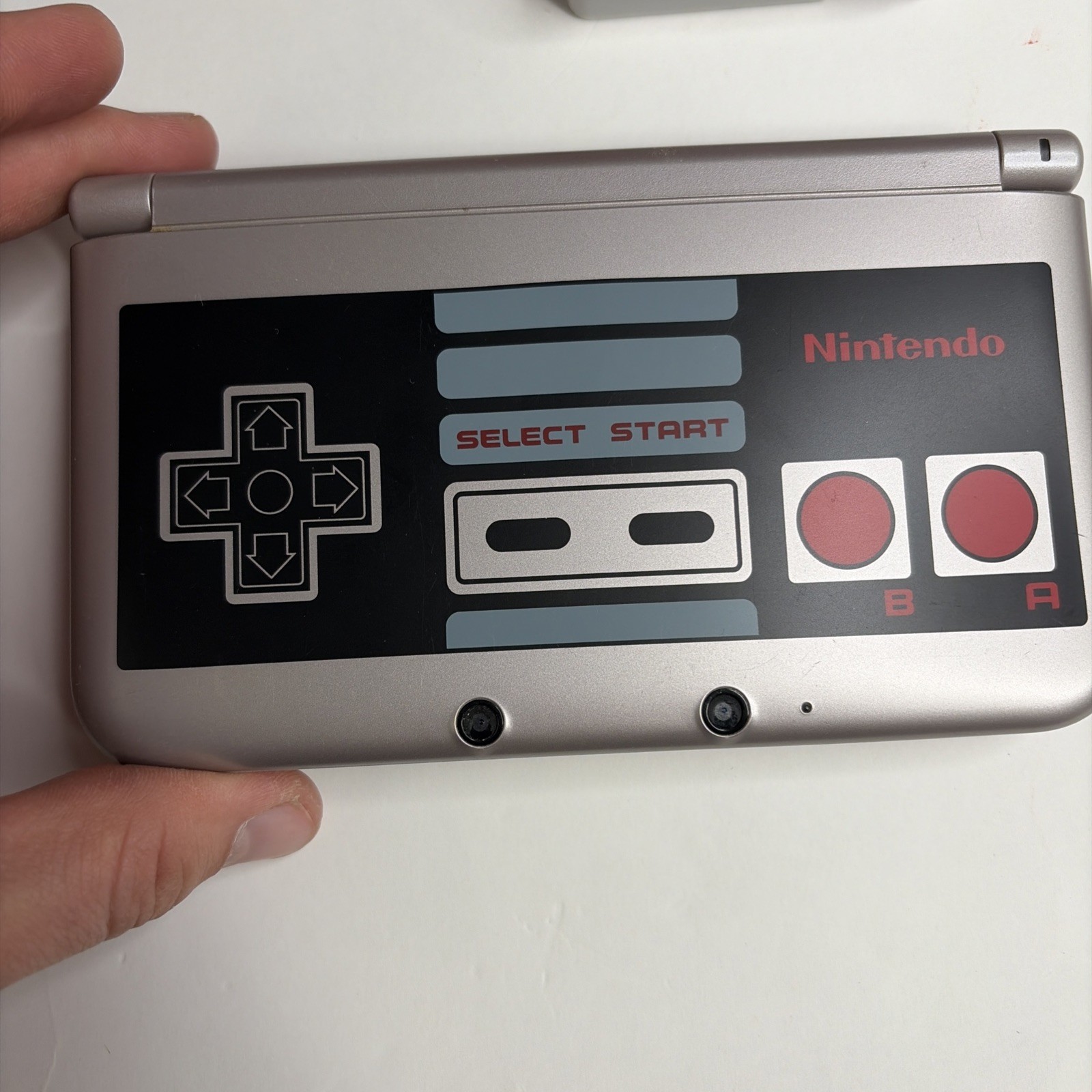Nintendo 3DS XL Retro Silver Edition NES Controller W Charger Stylus US Model