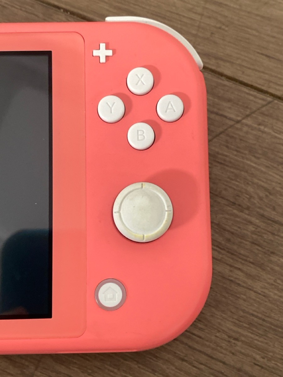 NINTENDO SWITCH LITE HANDHELD – HDH-001 CORAL PINK WITH CHARGER (WCP038445)