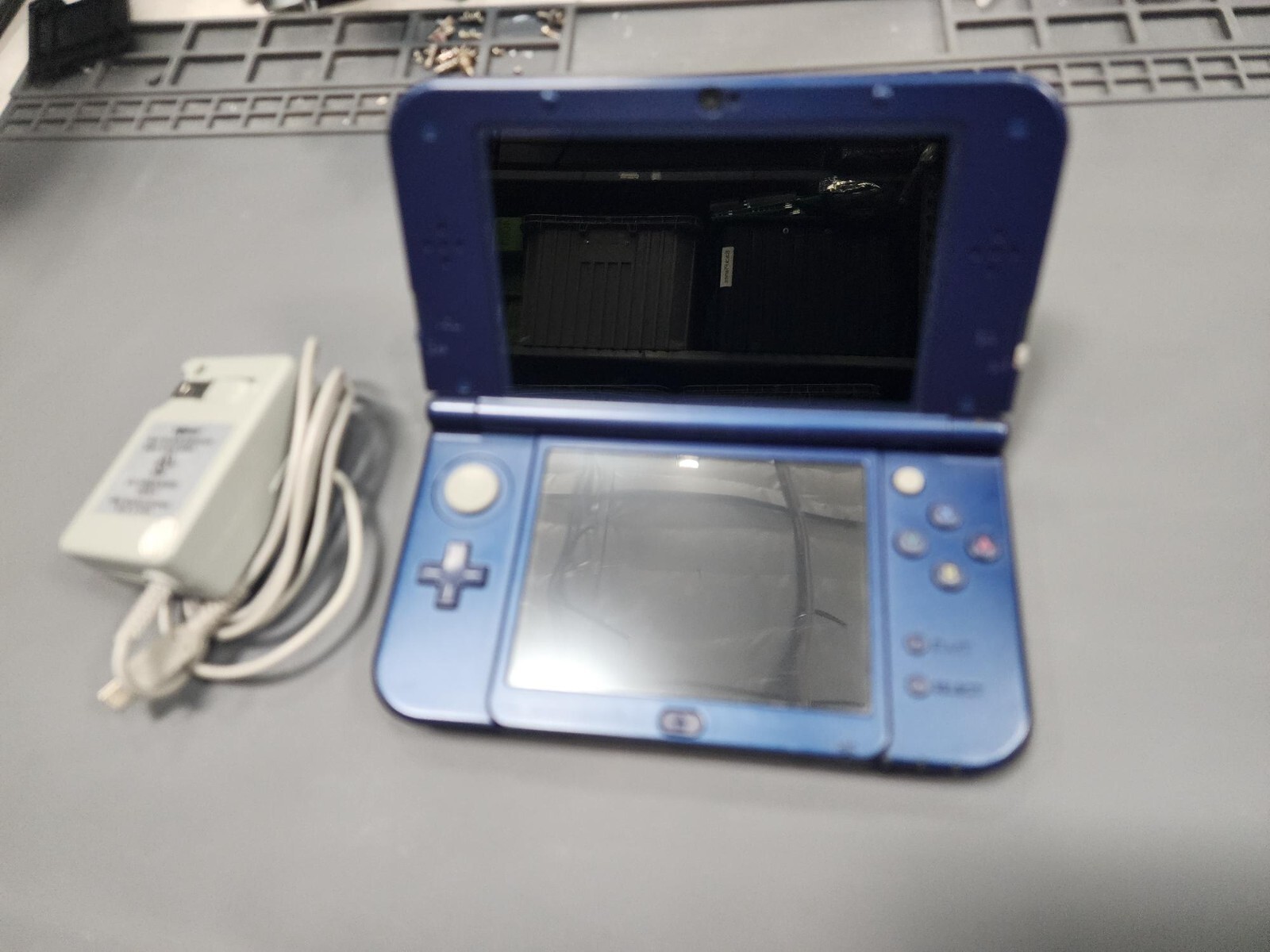 «New» Nintendo 3DS XL Galaxy Edition Handheld System – Purple