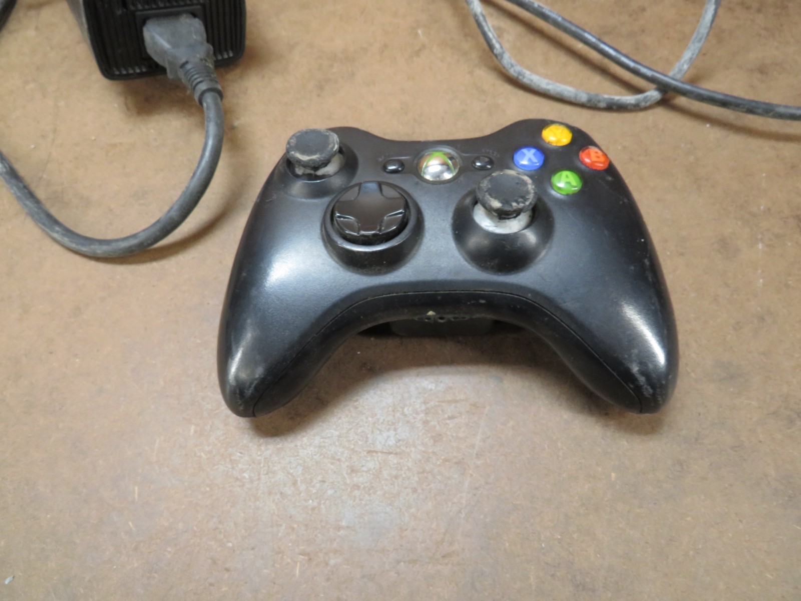 Microsoft Xbox 360 S Console T439 Chicago Blackhawks NHL W/ Power Supply Working