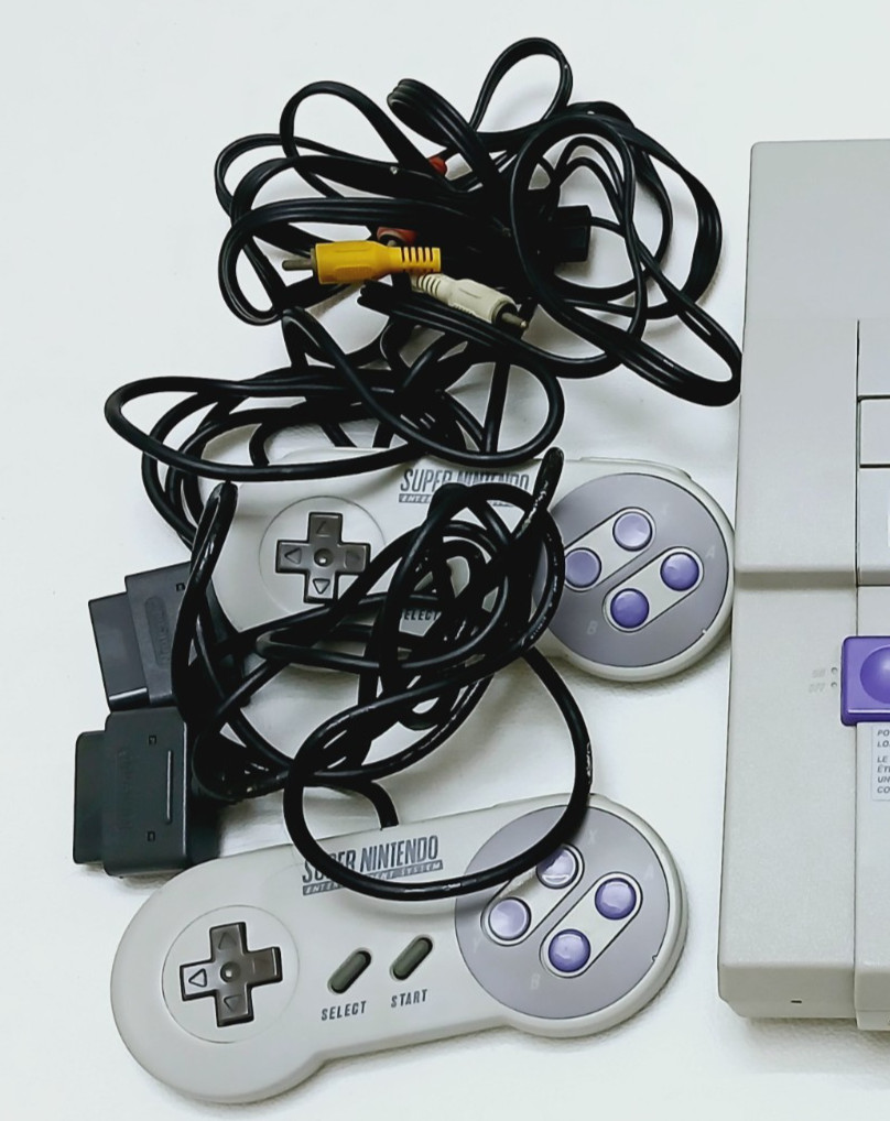 Super Nintendo Entertainment System Console SNS-001 – For Parts Only