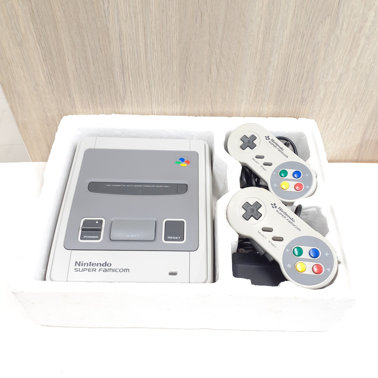 Nintendo Japanese Super Famicom Console with box 6 games CIB SNES SHVC-001