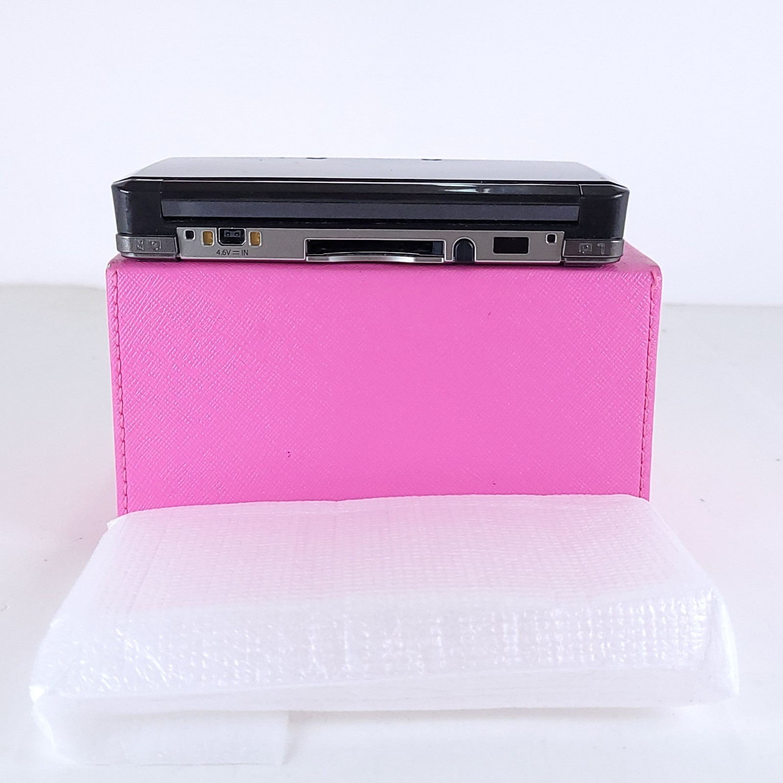 Nintendo 3DS 2GB Handheld System Cosmo Black CIB