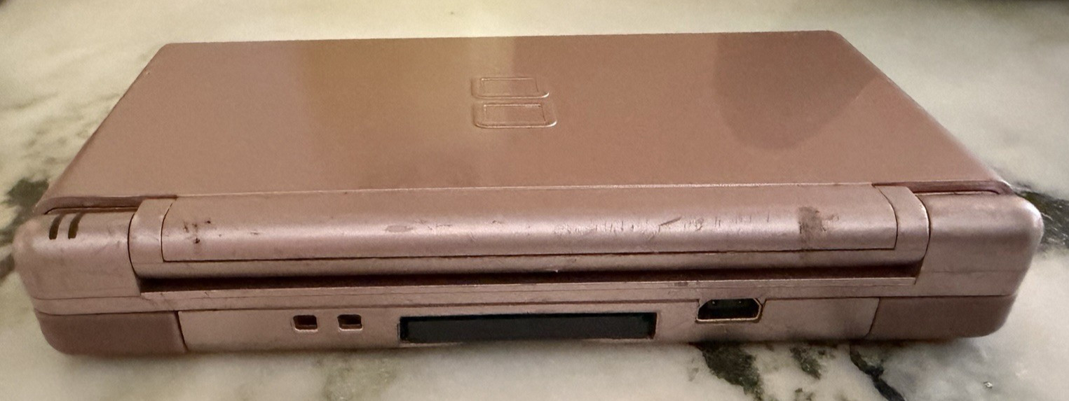 Nintendo DS Lite Video Game Console – Metallic Rose