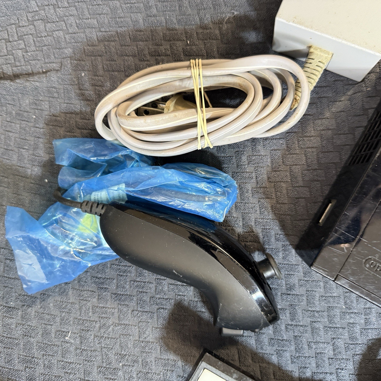 Nintendo Wii Black Console Bundle Manuals Nunchuck Cords Sensor Works RVL-101