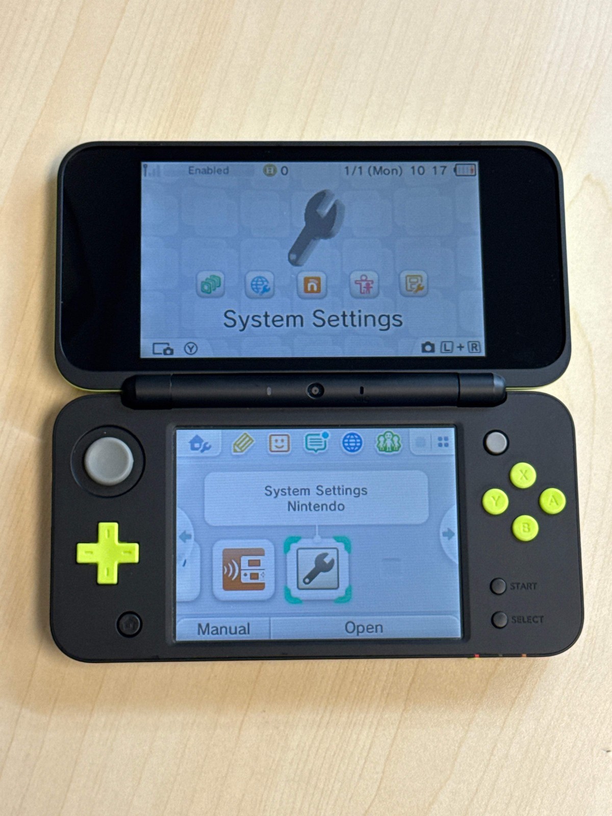 Nintendo New 2DS XL Black lime Handheld Video Game Console