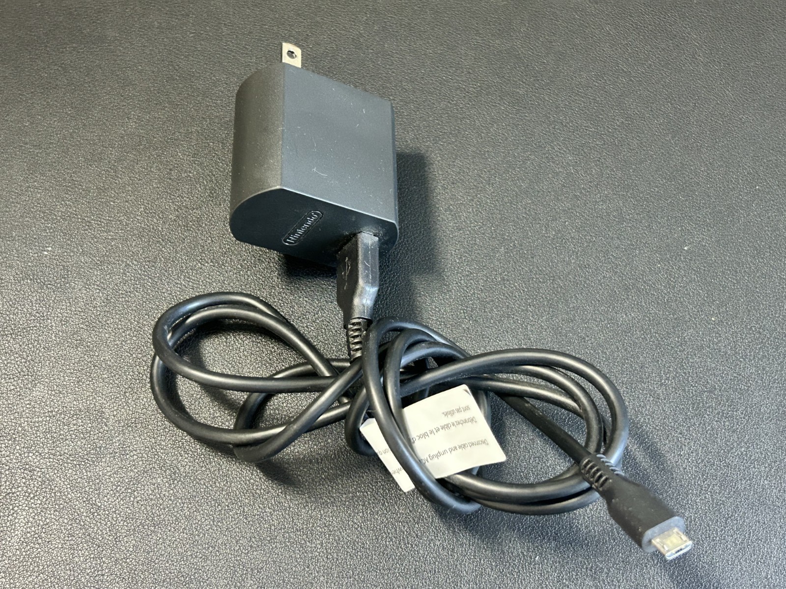 Super Nintendo Console CLV-201 with a Controller CLV-202 and power cord