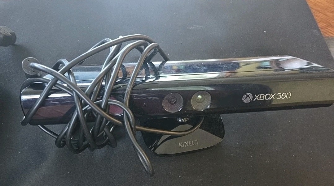 Xbox 360 E Console Model 1538 with Power Cord Controller Plus 360 Kinnect