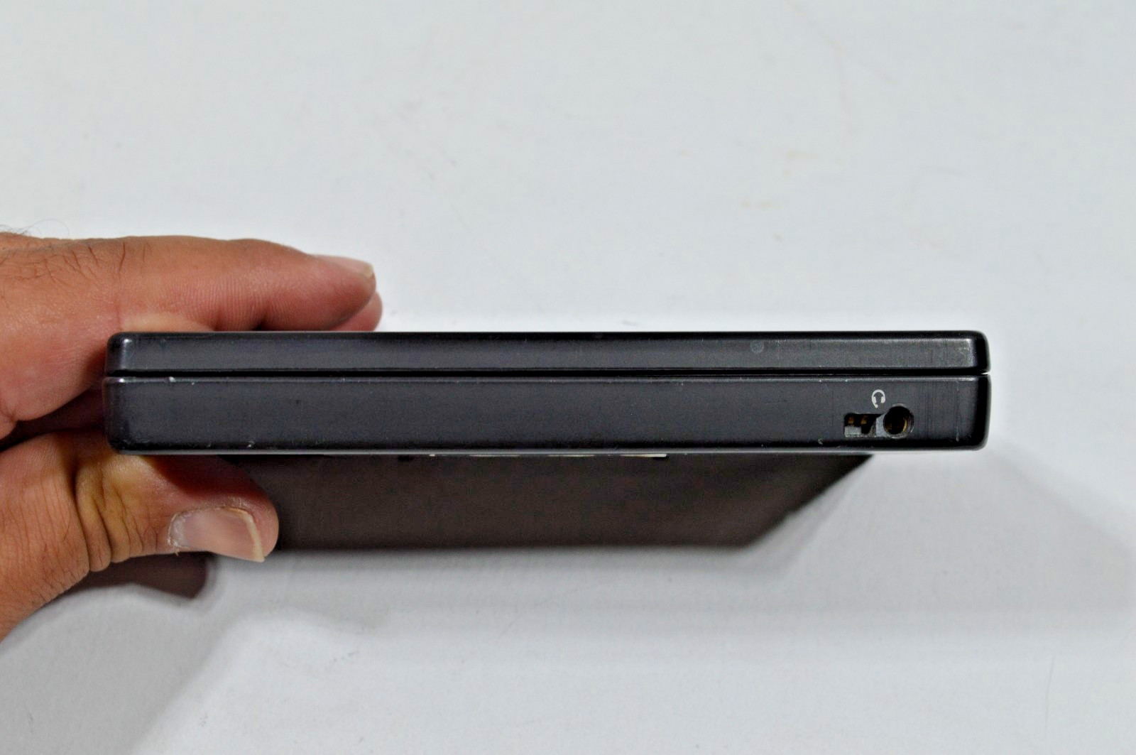 ***WATER DAMAGED*** Nintendo DSi TWL-001, Black *PARTS/REPAIR-SOLD AS IS*