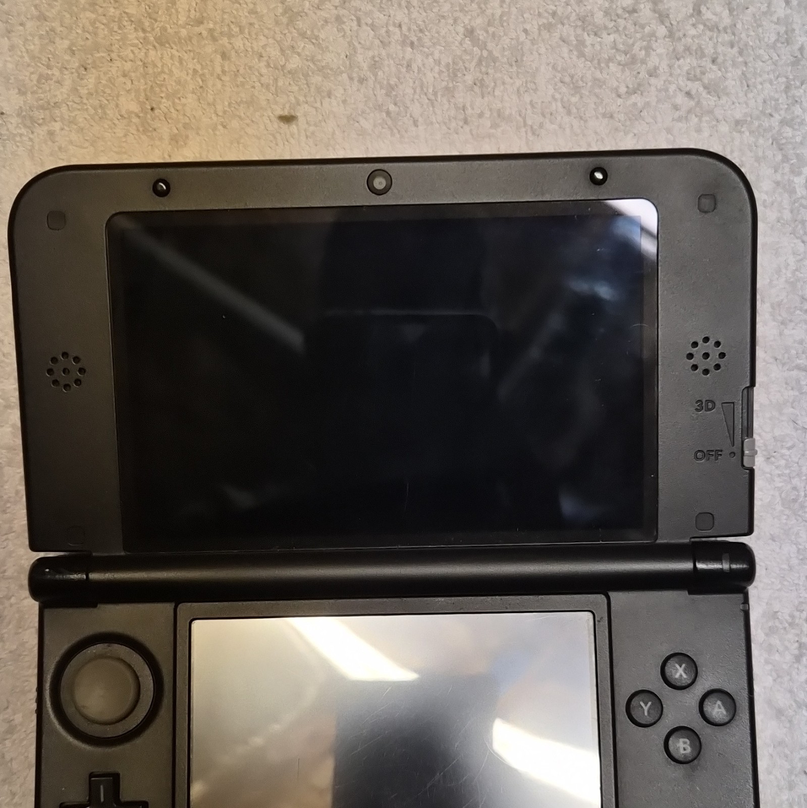 Nintendo 3DS XL Handheld System Red/Black 3D Capability Headphone Jack