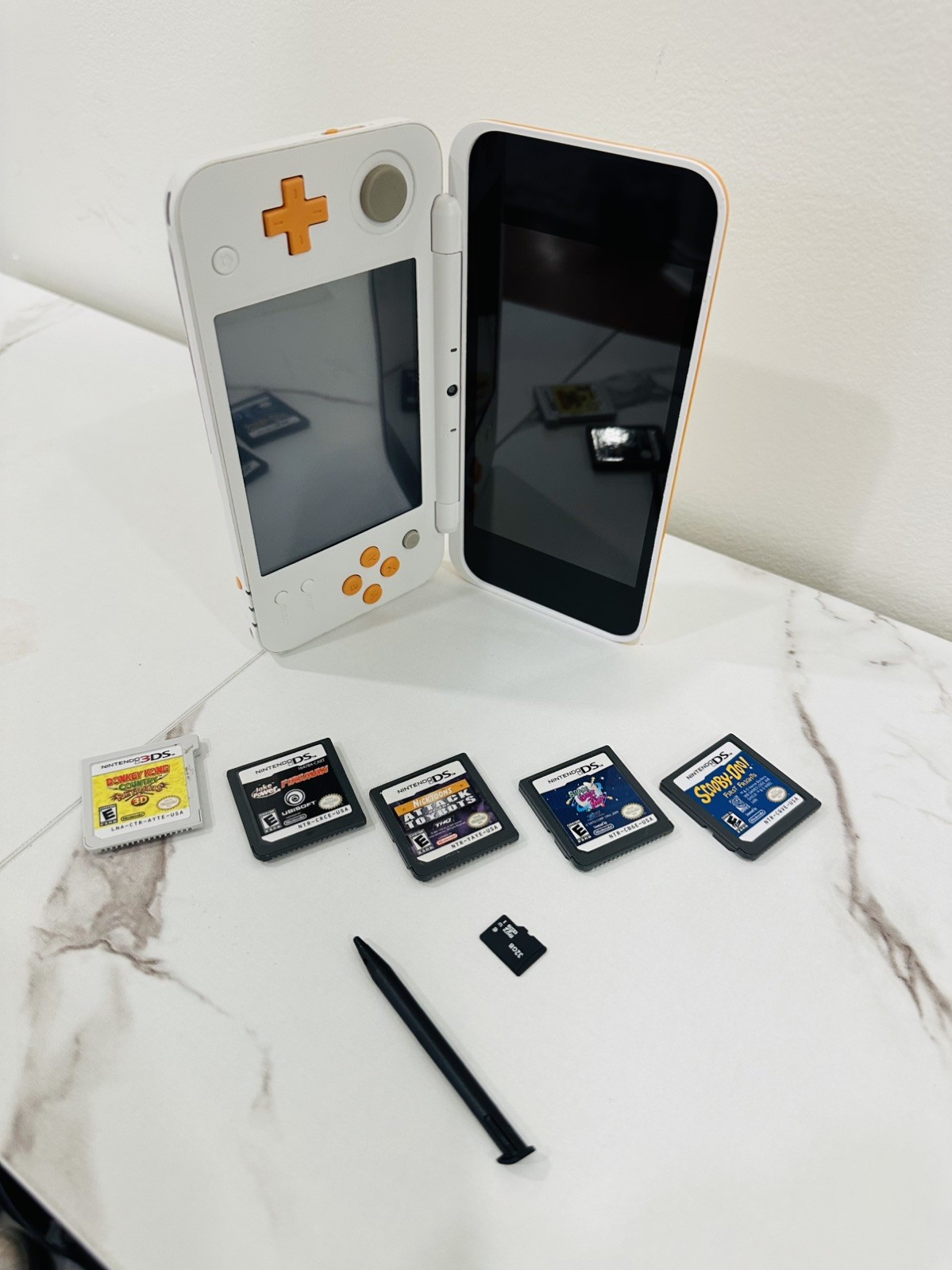 Nintendo New 2DS XL White Orange w/ 5 Games 32GB SD Charger Case Stylus Tested