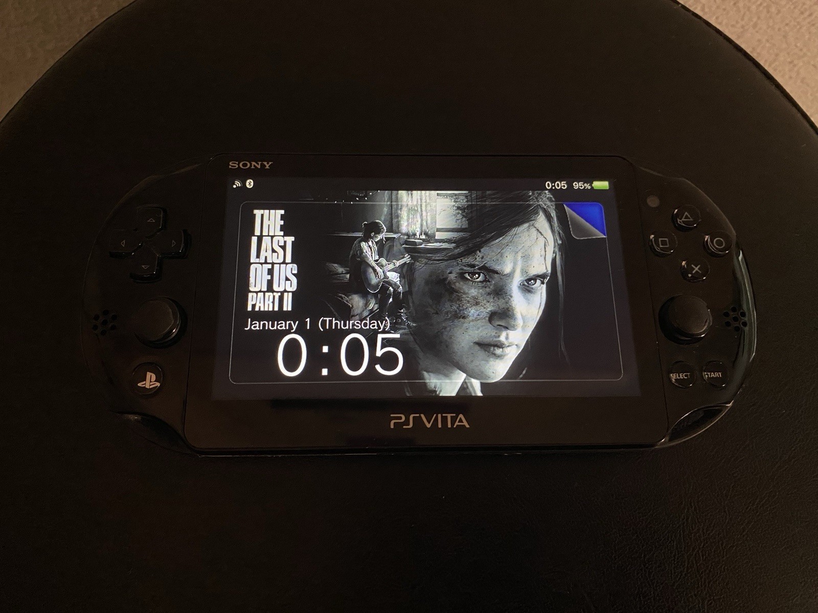 Sony PlayStation PS Vita PCH-2000 Console Black 256gb + Charger