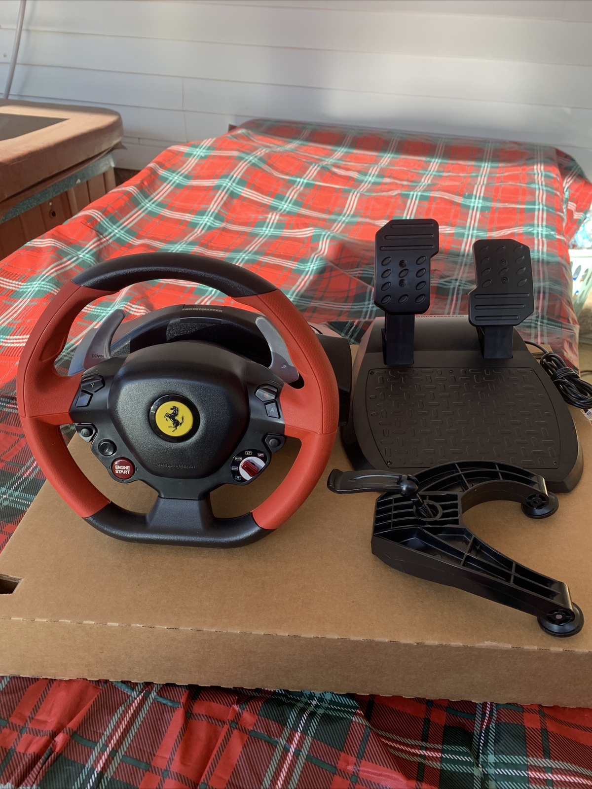 Thrustmaster Ferrari 458 Spider Racing Wheel (Xbox Series X/S & One & Windows)