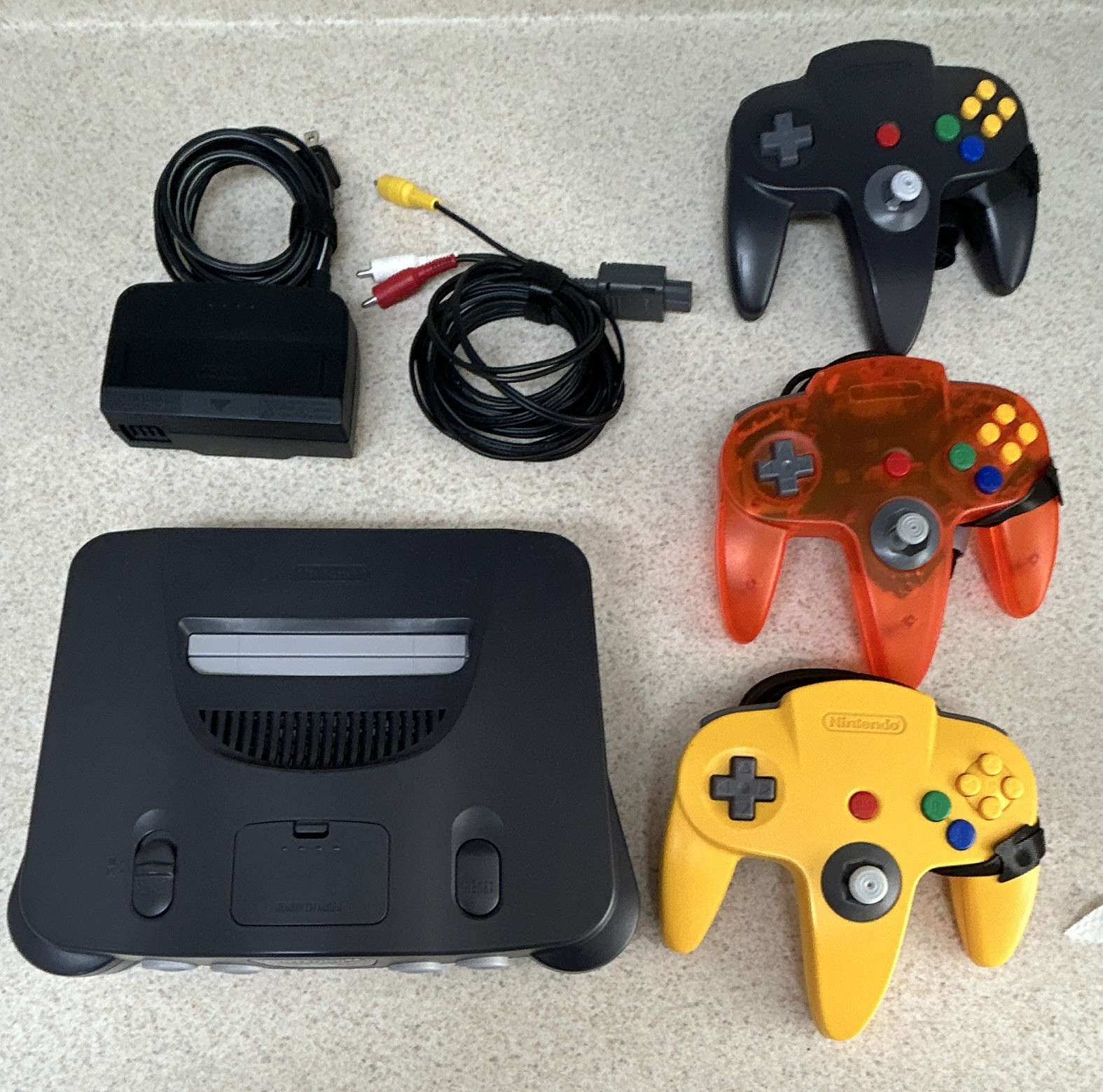 RGB Nintendo 64 NUS-001(USA) Console Black w/ 3 Controllers AV Cable Power