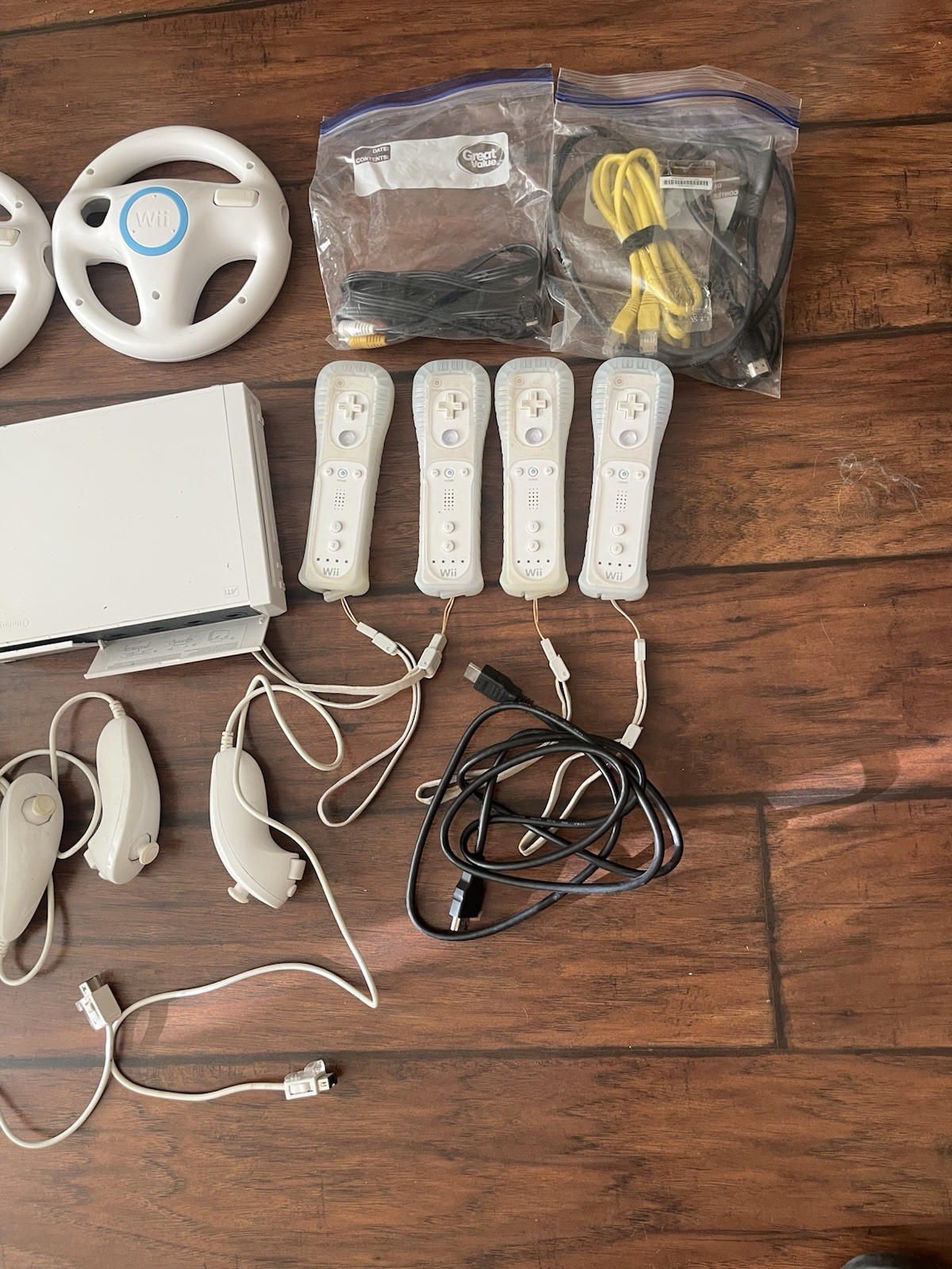 Nintendo Wii Game Console + 4 Remotes, 2 Wheels, & 8 Games (6 W/Box) Works-2006