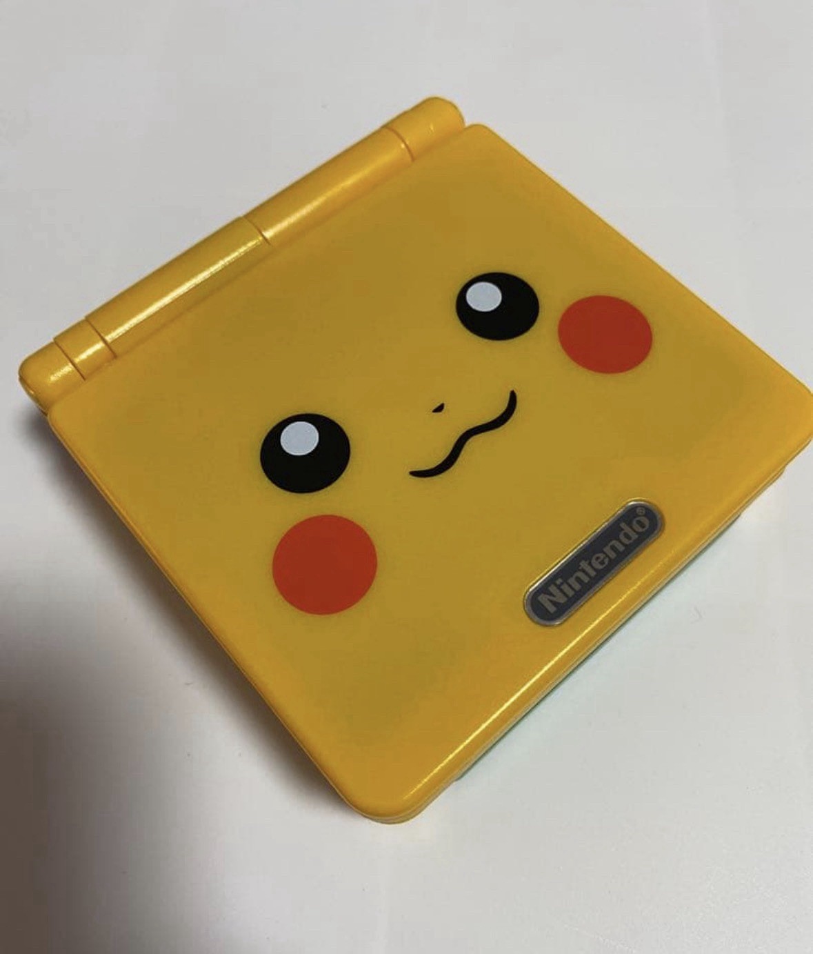 Gameboy Advance SP Pokemon Pikachu Yellow Version Nintendo system used