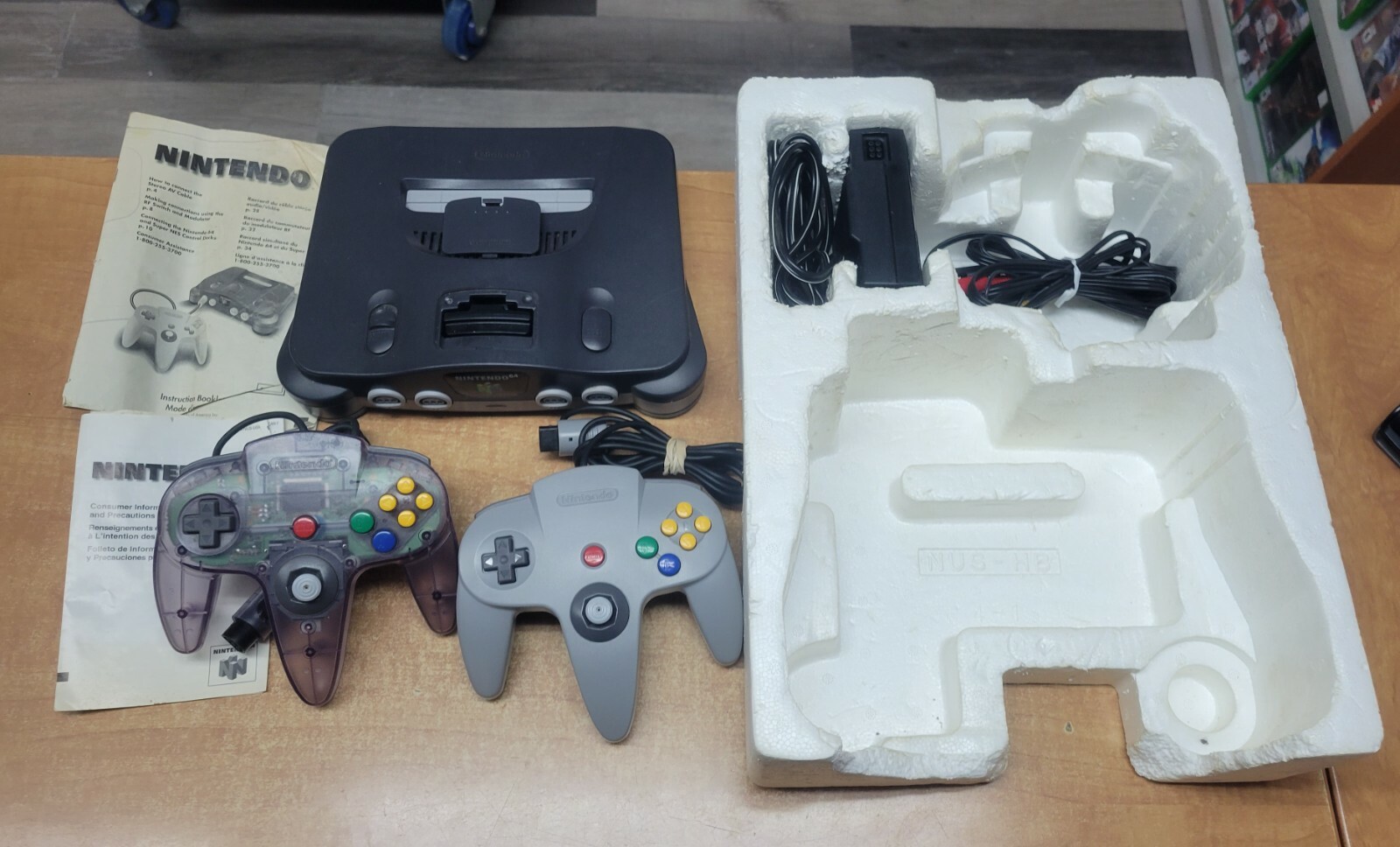 Nintendo 64 N64 Original Gray ConsoleIn Box Atomic Purple Tested & Working