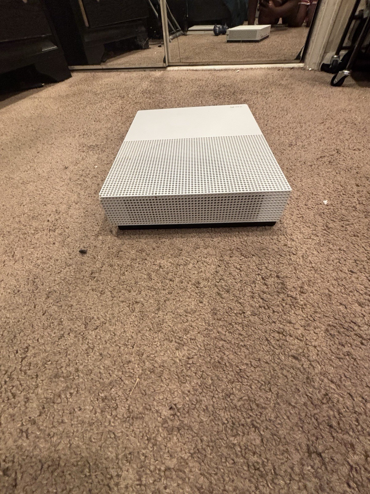 Xbox One Good condition It White Only Used For 4 Months Not Really Used
