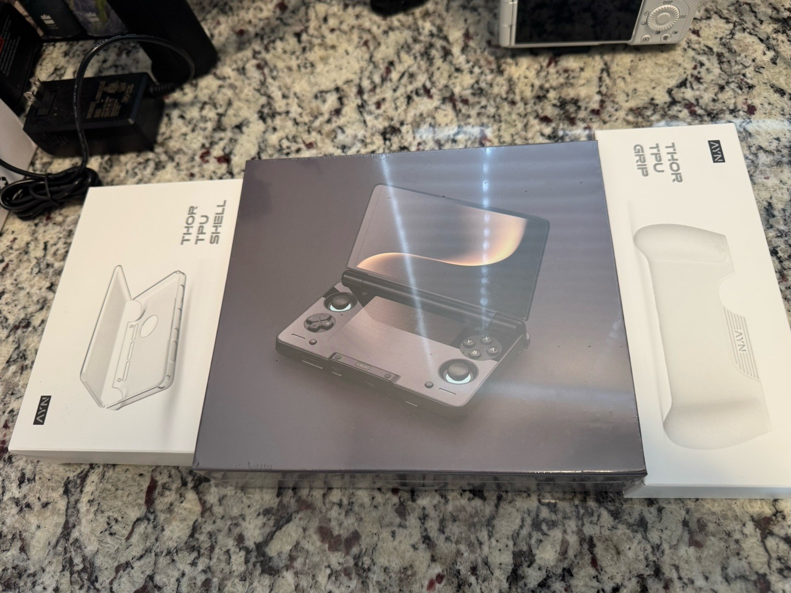 AYN Thor Max – BRAND NEW SEALED – 1TB Storage 16GB RAM – BLACK – BATCH 4 – UFS 4