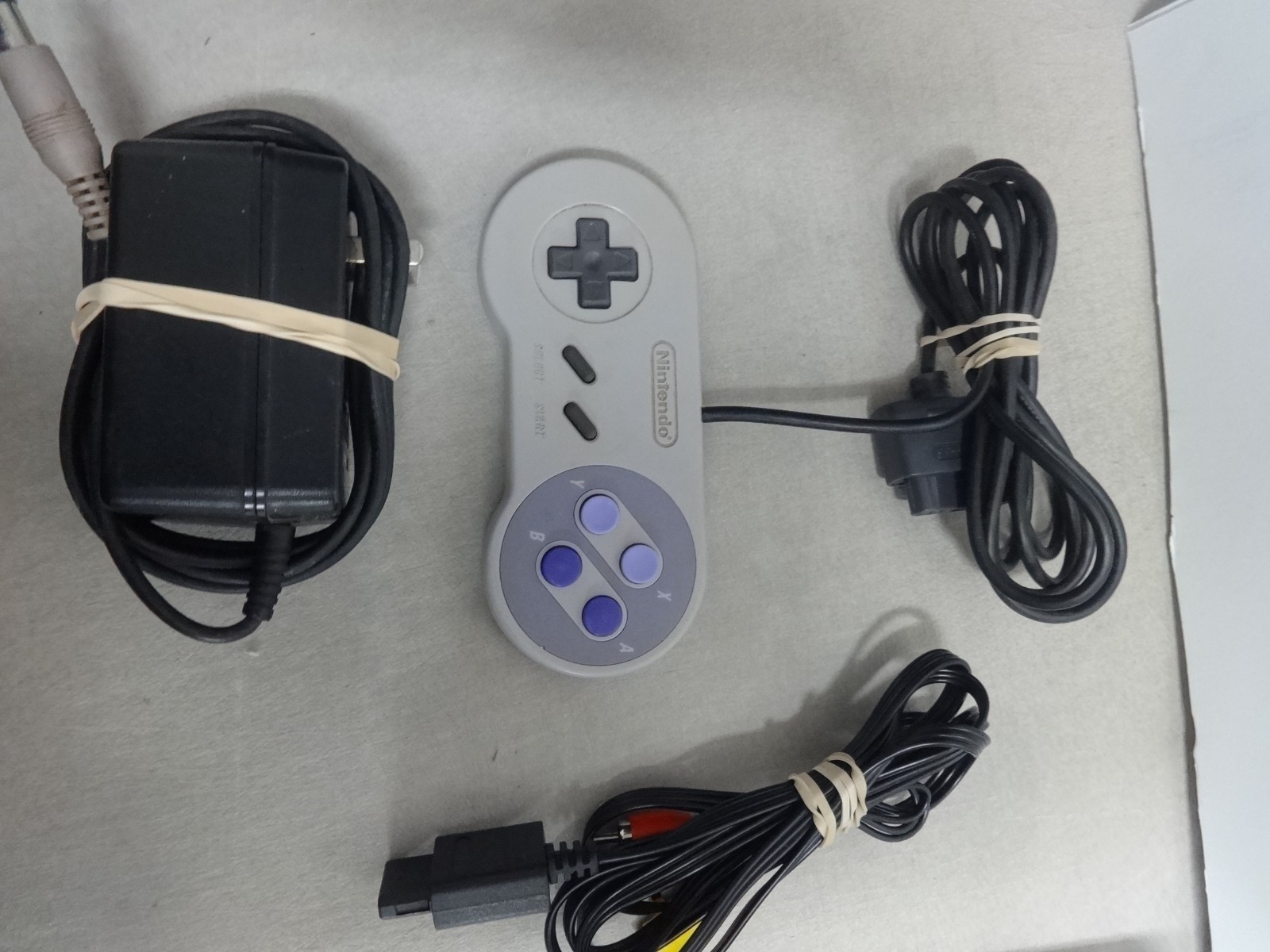 Super Nintendo Entertainment System SNES Jr. Console SNS 101 Tested & Works Auth