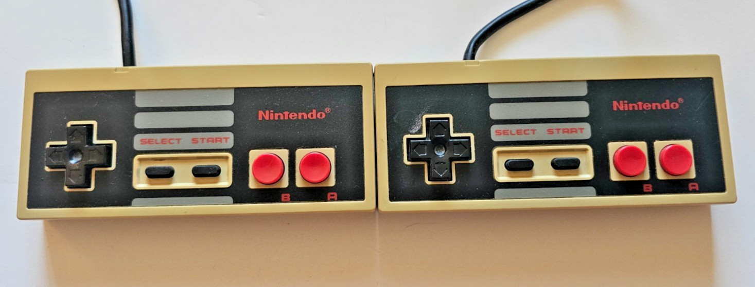 Original 1985 NES Console Bundle (System, Zapper, Super Mario/Duck Hunt) TESTED