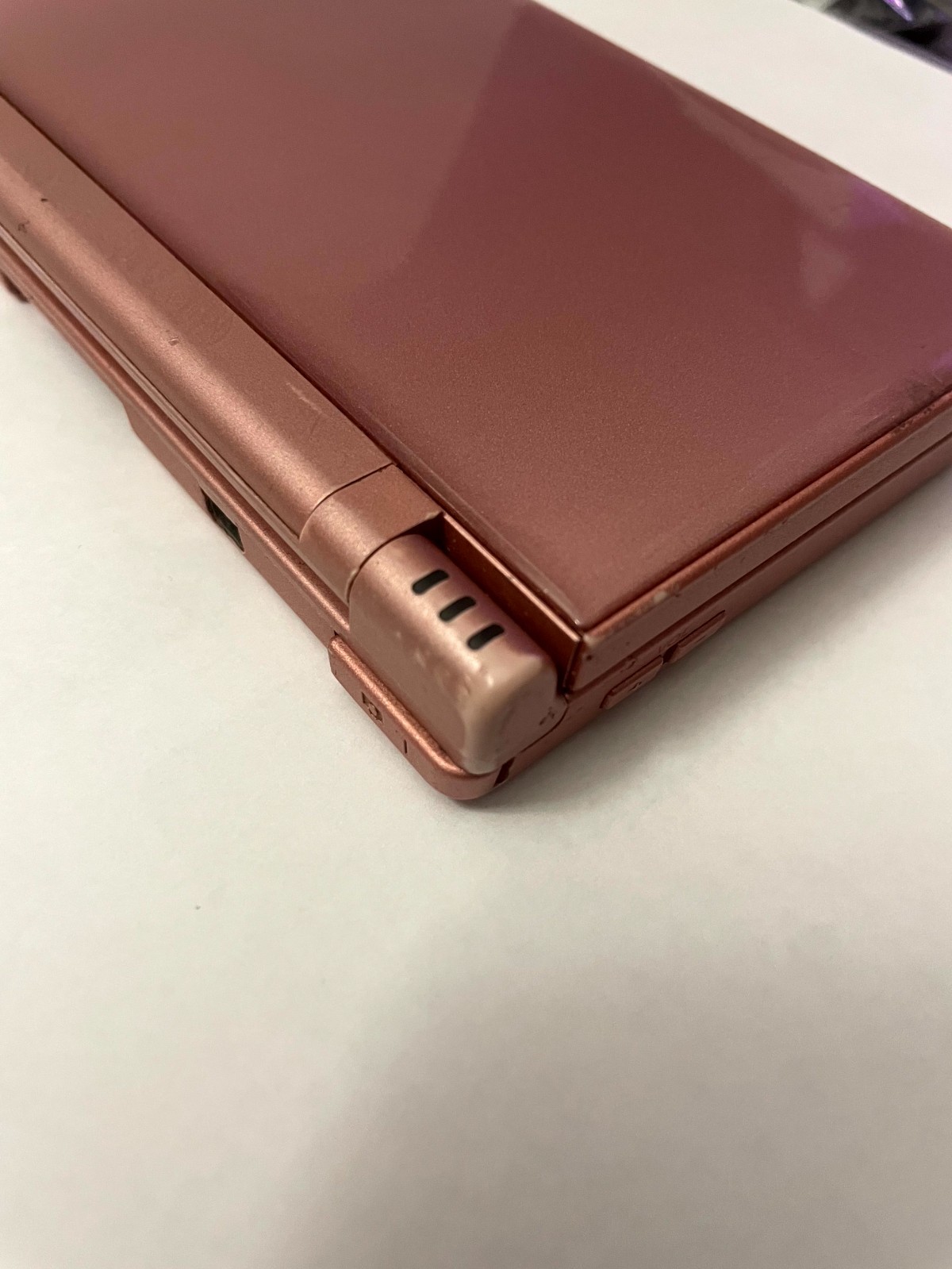 WORKING! Nintendo DSi XL Metallic Rose Pink UTL-001: NO STYLUS SD CARD CHARGER!