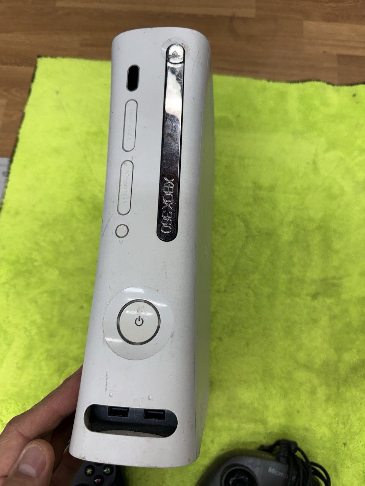 Xbox 360 Console White Worked the Last Time Unknown Condition Pics 2 Controllers