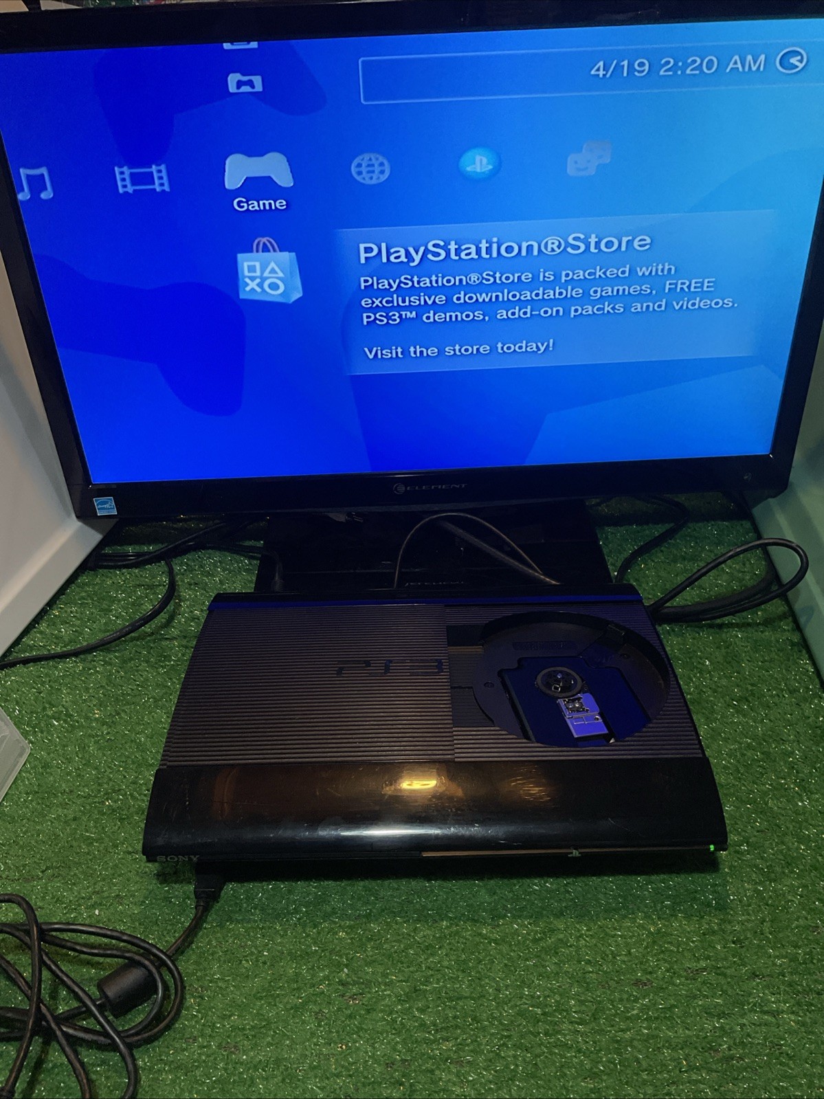 Sony PlayStation 3 PS3 Super Slim Game Console CECH-4001B Controller Cables Box