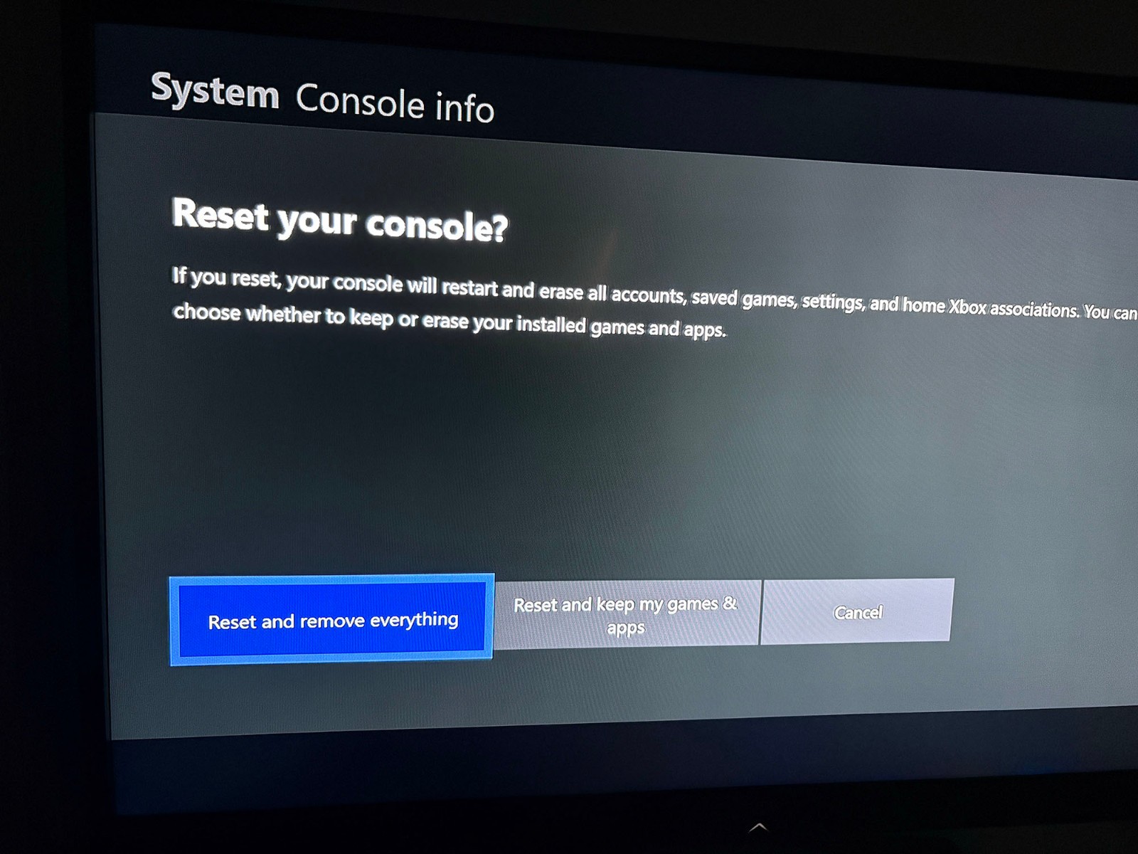 Xbox One 500GB Original Console Model 1540 / 1520 Kinect Camera Energizer Stand