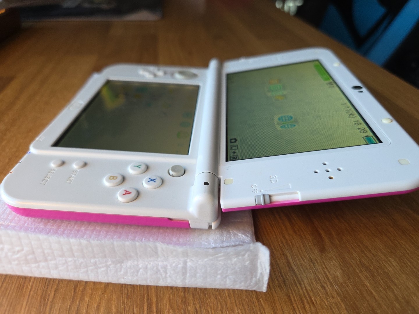 New Nintendo 3DS LL XL Pink White | Japan Region Charger CIB