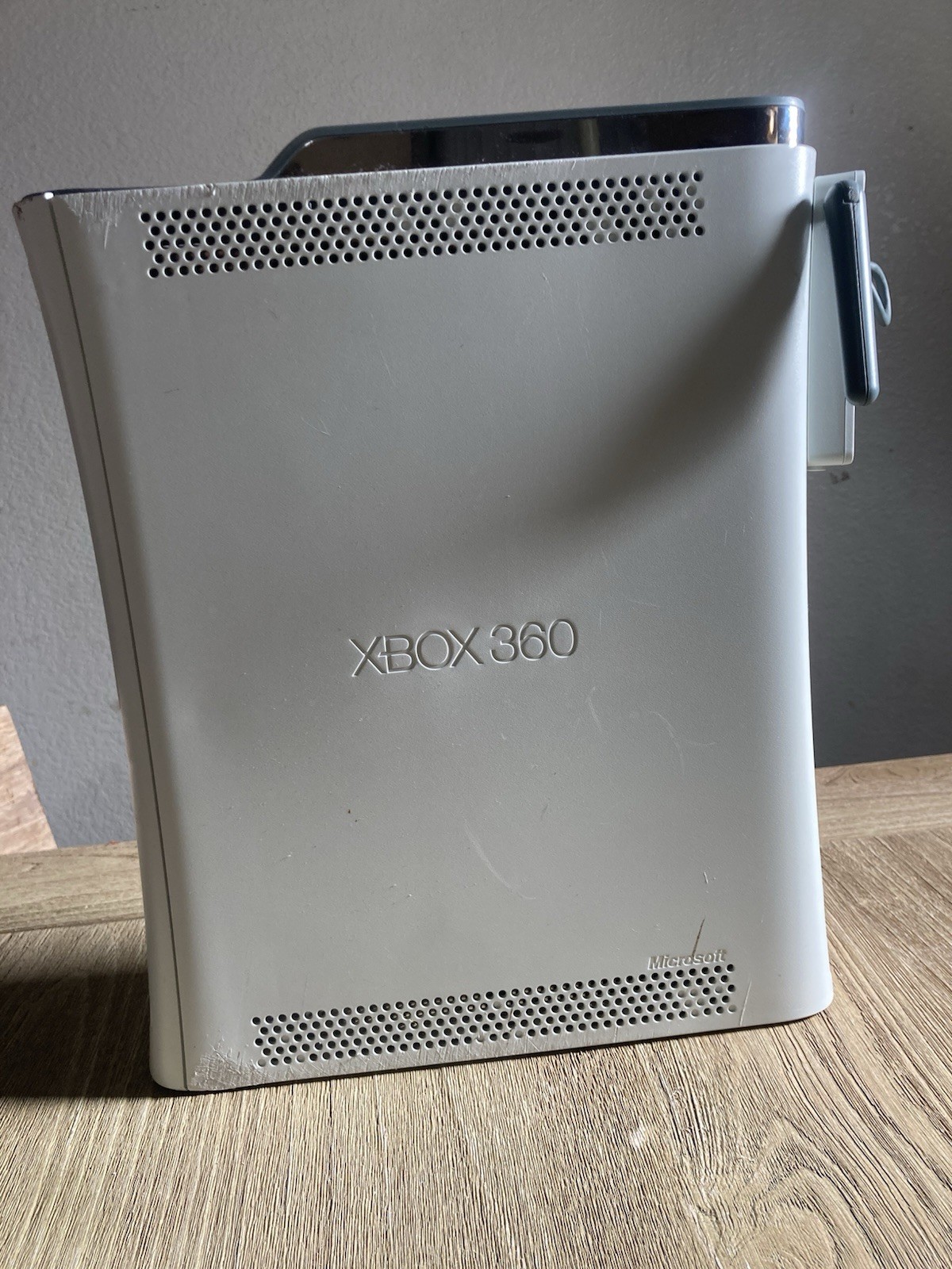 Microsoft Xbox 360 Pro 20GB Home Console – power brick , Wireless a/b/g And VGA